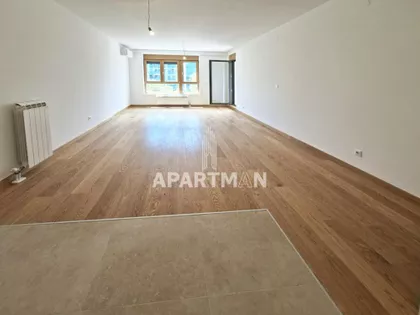 Tadije Sondermajera | 4zida.rs