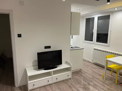 Ustanička bb | 4zida.rs