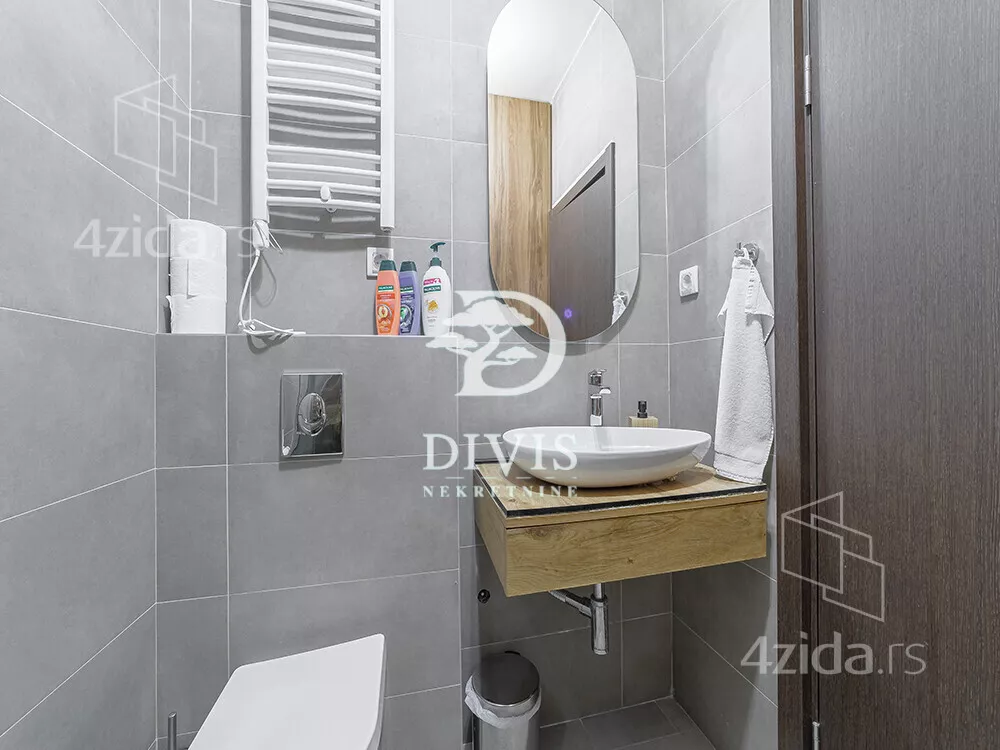 Petosoban stan | 4zida