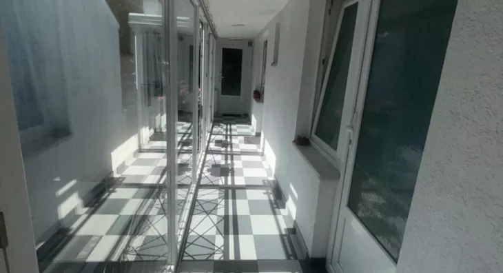 Poslovna zgrada | 4zida