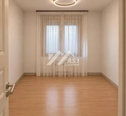 Trg Komenskog | 4zida.rs