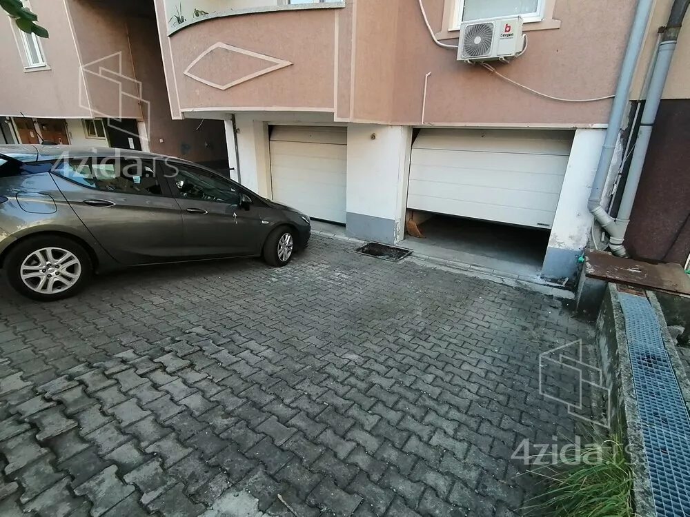 Garaža | 4zida