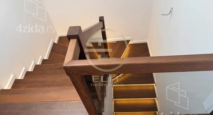 Šestosoban stan | 4zida