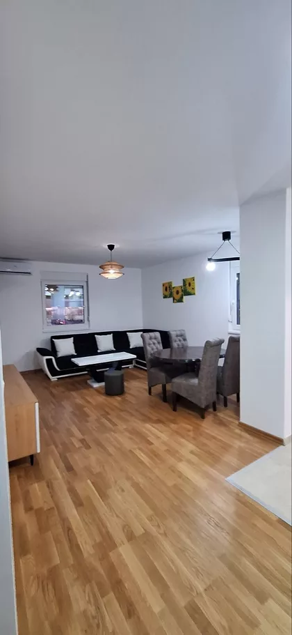 Franca Vintera 16 | 4zida.rs