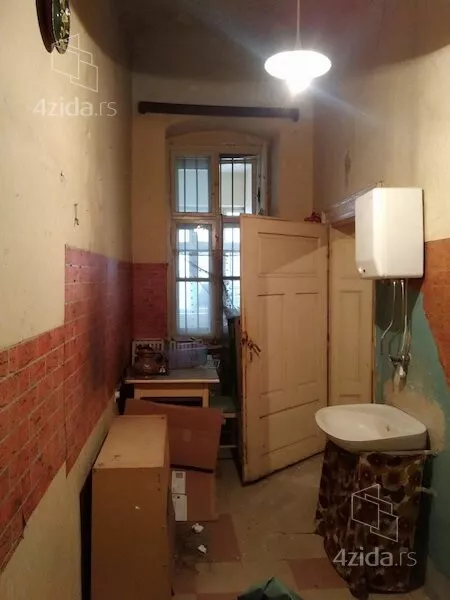 Četvoroiposoban stan | 4zida