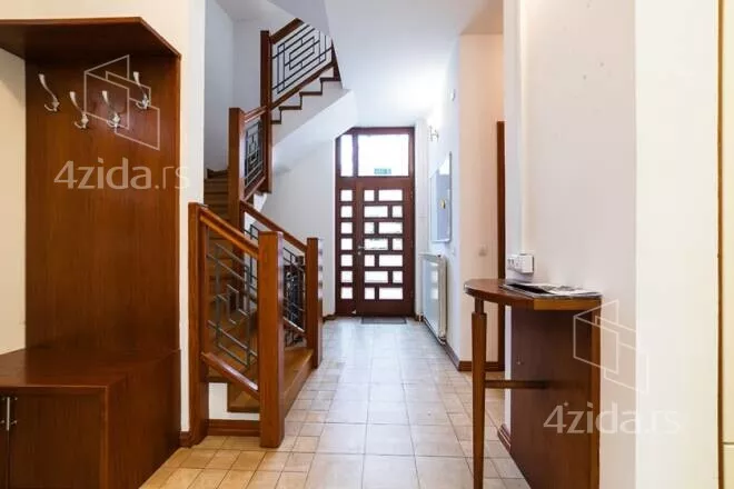 4-etažna kuća | 4zida