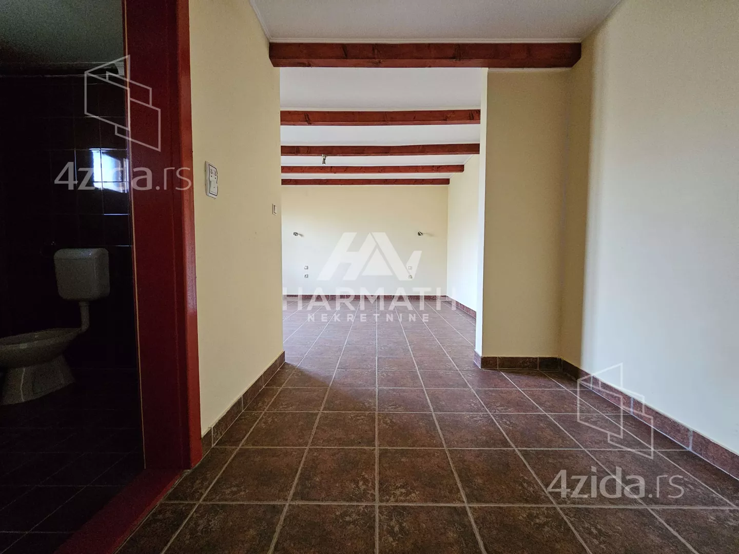 Poslovna zgrada | 4zida