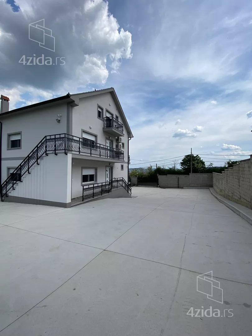 Poslovni prostor | 4zida