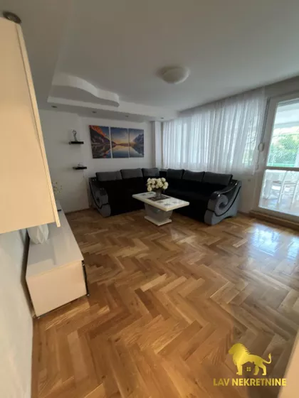 NARODNOG FRONTA | 4zida.rs