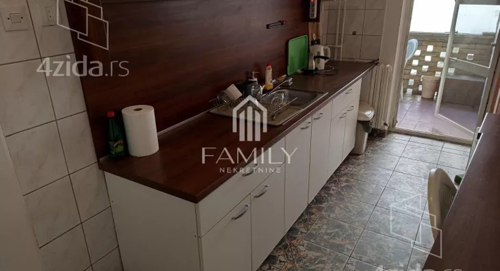 Četvoroiposoban stan | 4zida