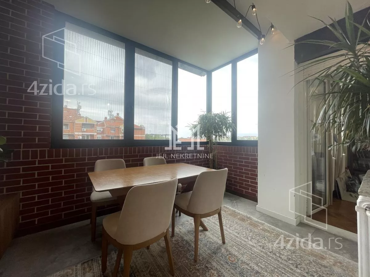 Troiposoban stan | 4zida