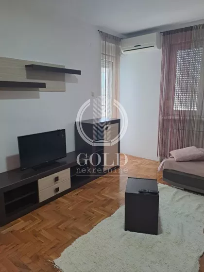 Molnar Đule | 4zida.rs