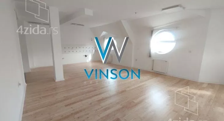 Četvoroiposoban stan | 4zida