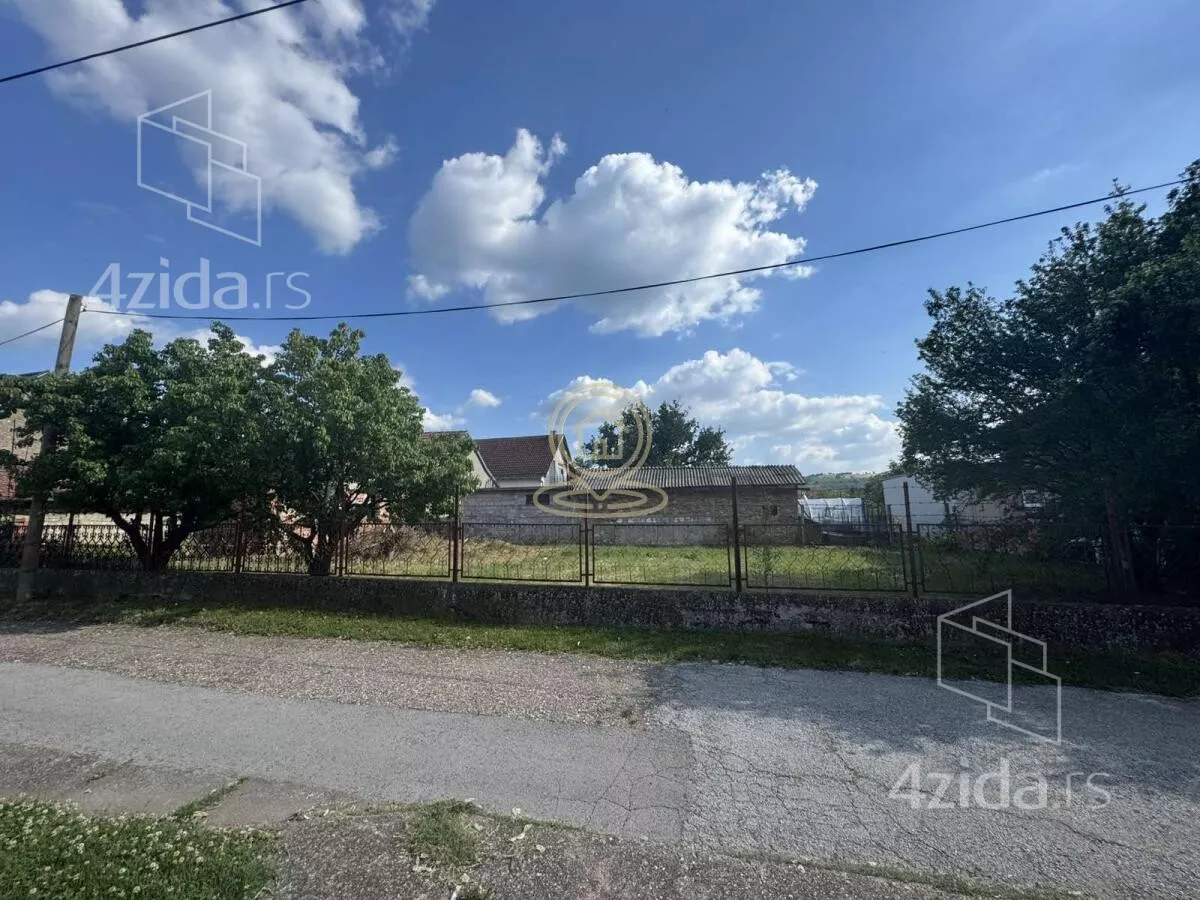 Plac | 4zida