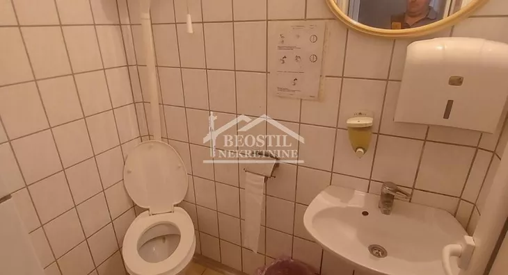 Poslovna zgrada | 4zida