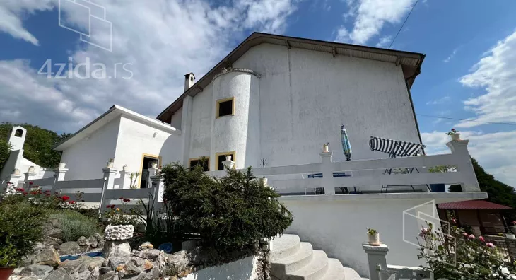 3-etažna kuća | 4zida