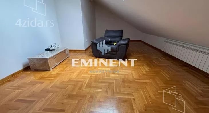 Šestosoban stan | 4zida