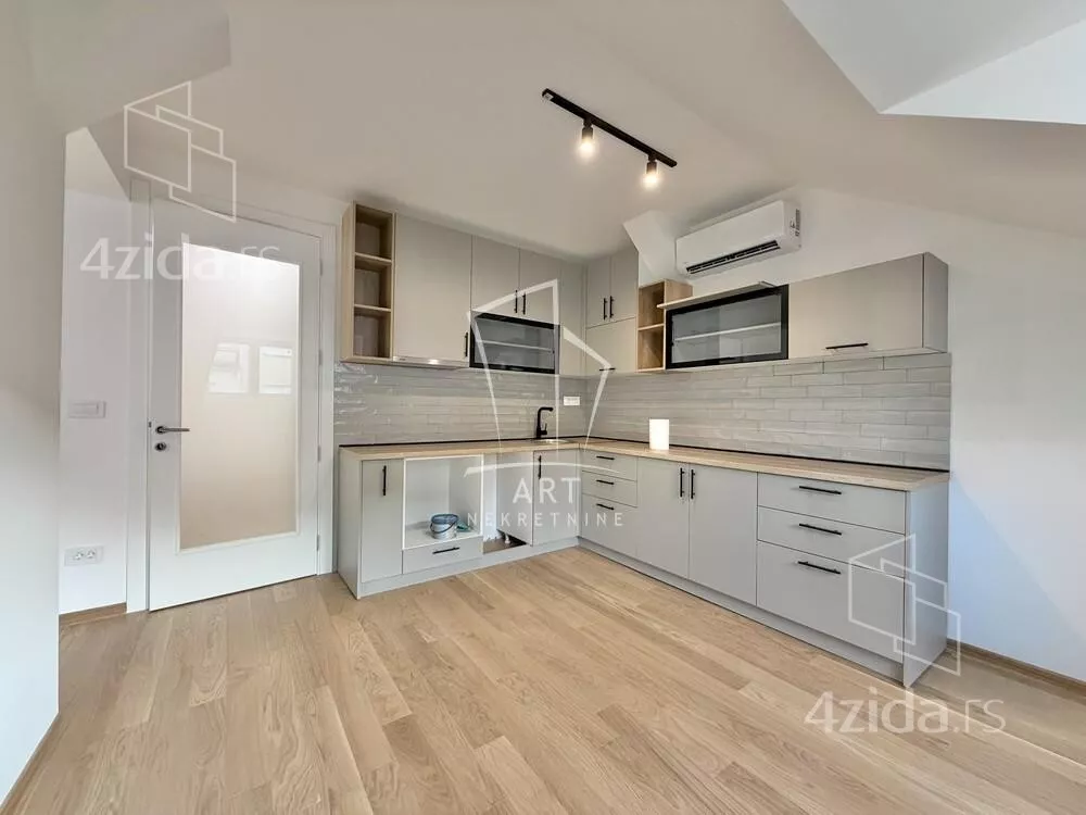 Petosoban stan | 4zida