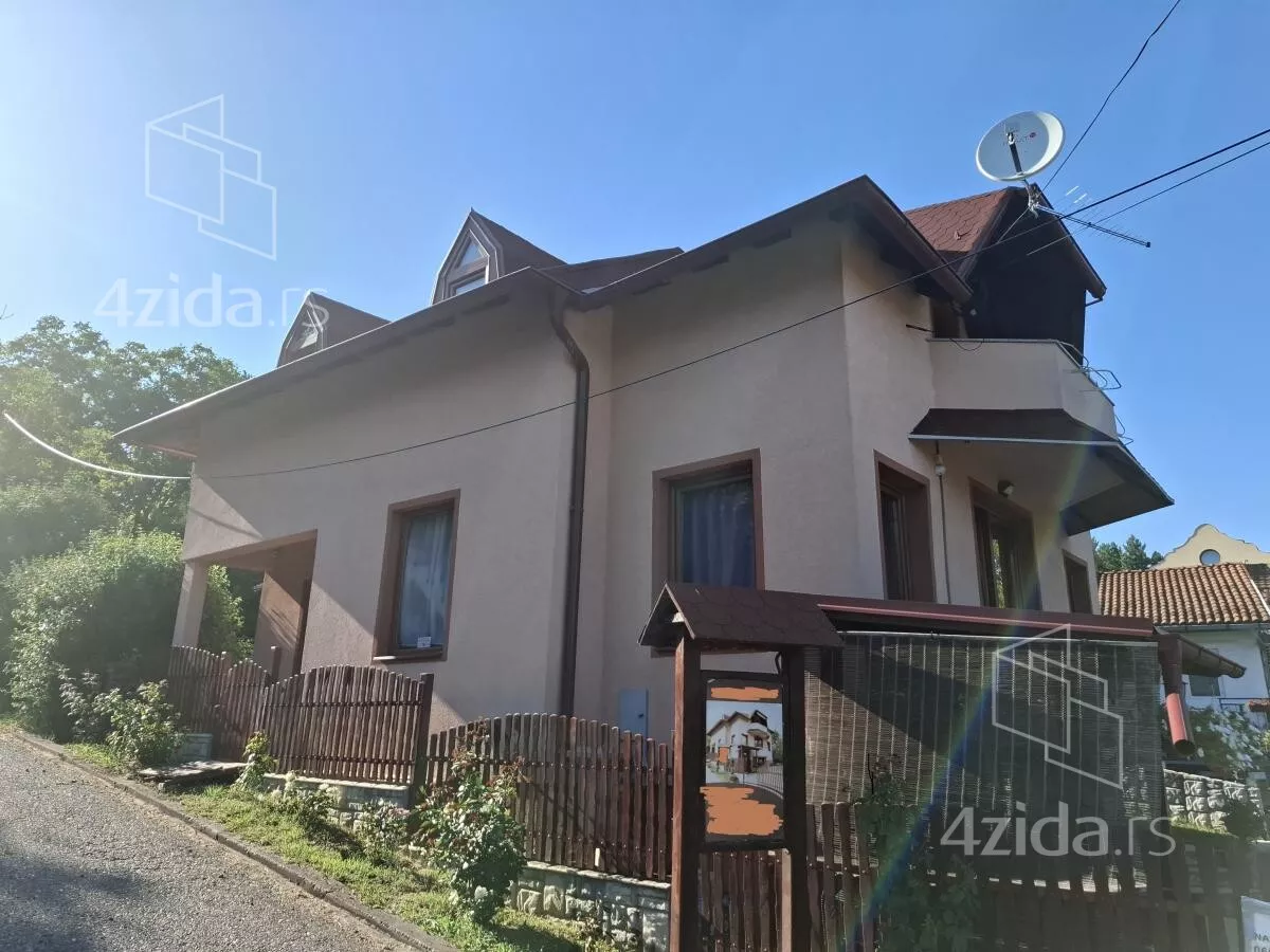 Kuća | 4zida