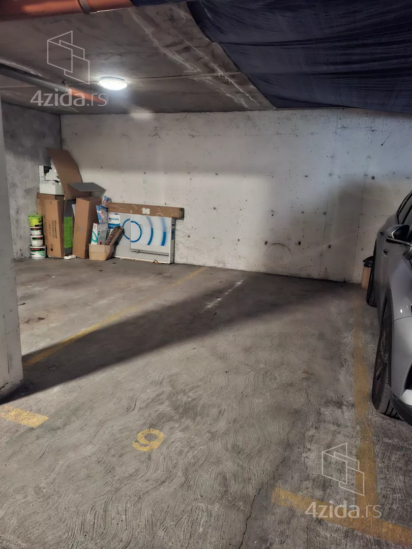 Parking | 4zida