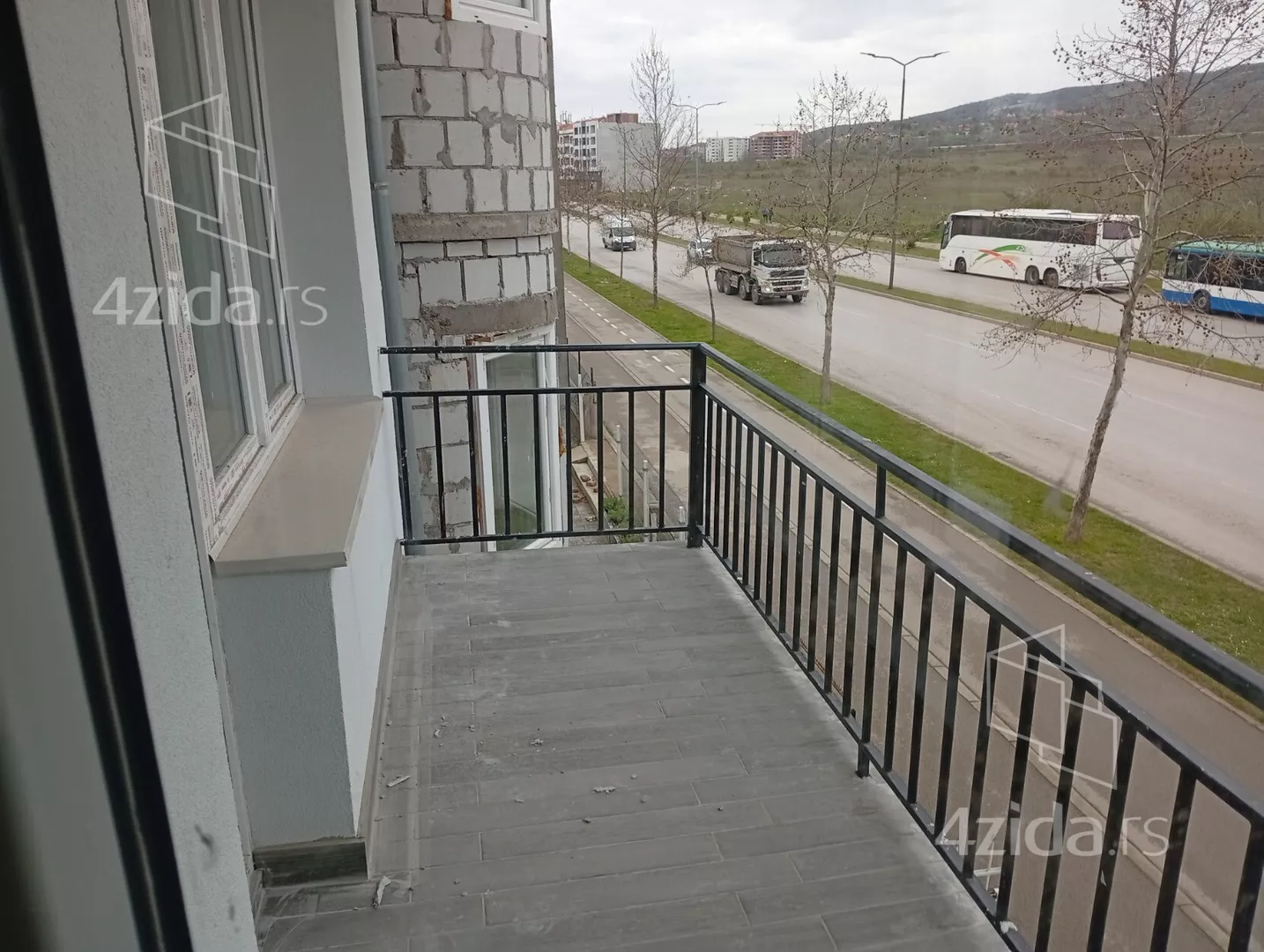 Troiposoban stan | 4zida