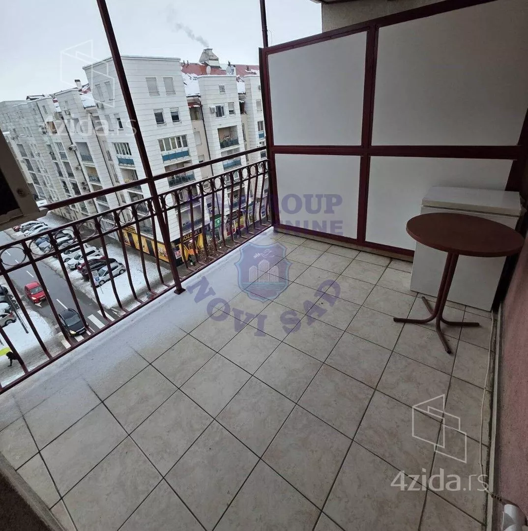 Šestosoban stan | 4zida