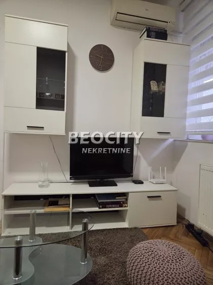 Valentina Vodnika | 4zida.rs