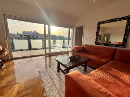 Crveni Krst Vračar | 4zida.rs