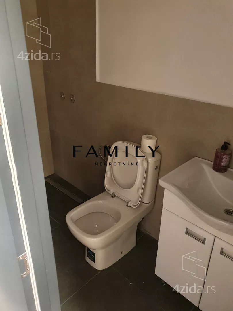 Četvoroiposoban stan | 4zida