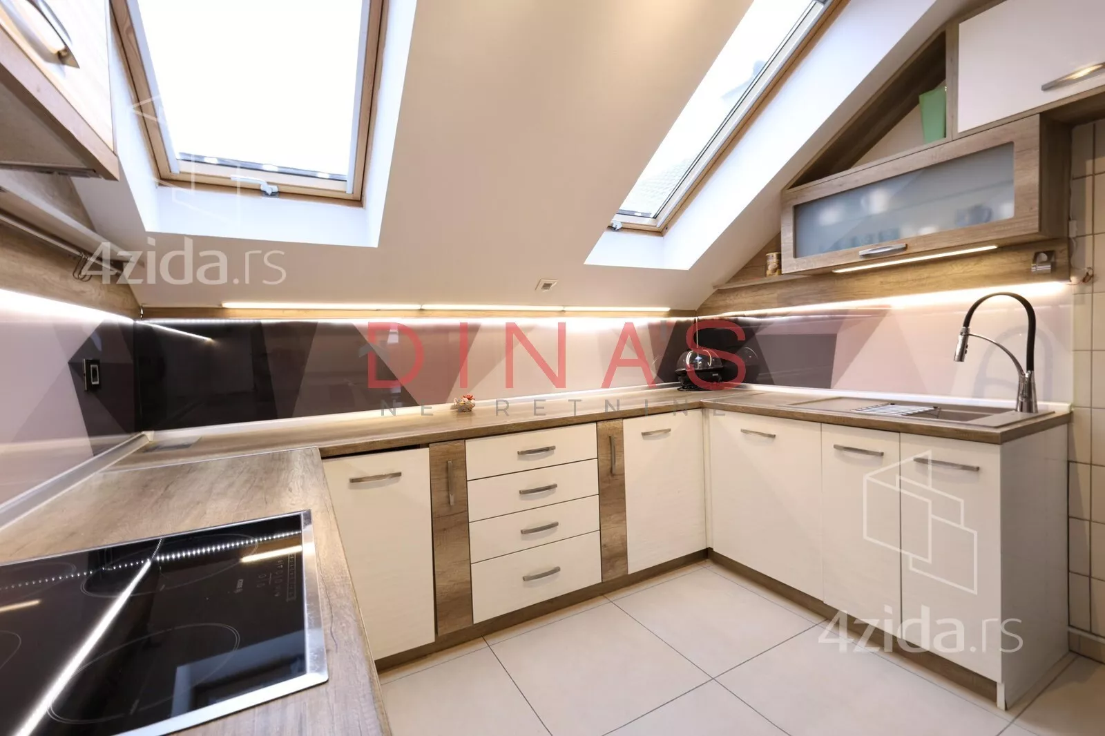 Petosoban stan | 4zida