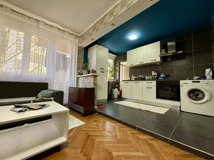 Božidar Adžija | 4zida.rs