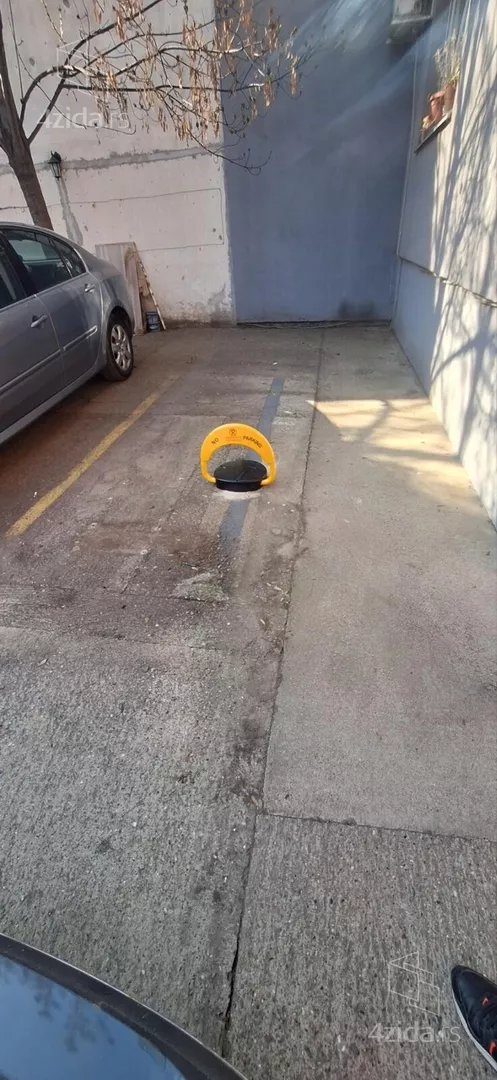 Parking | 4zida