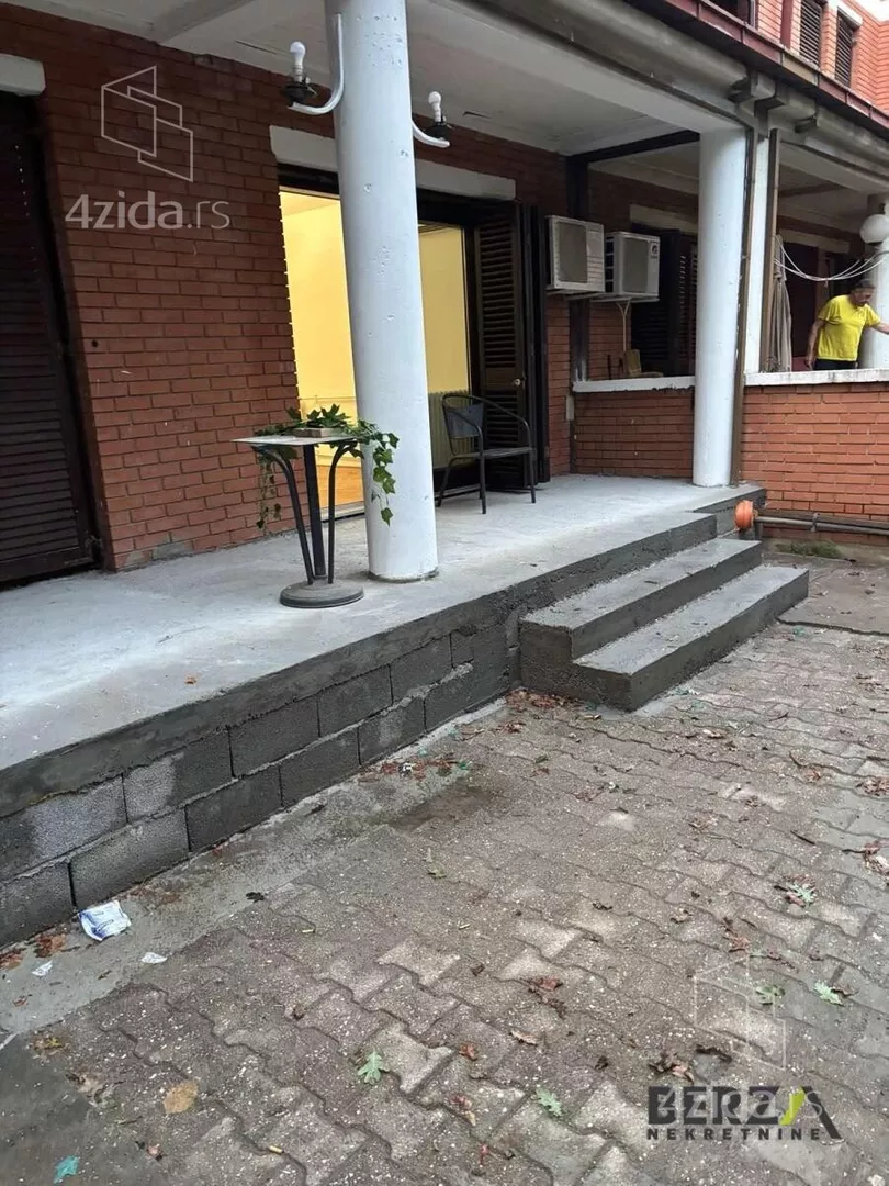 Poslovni prostor | 4zida