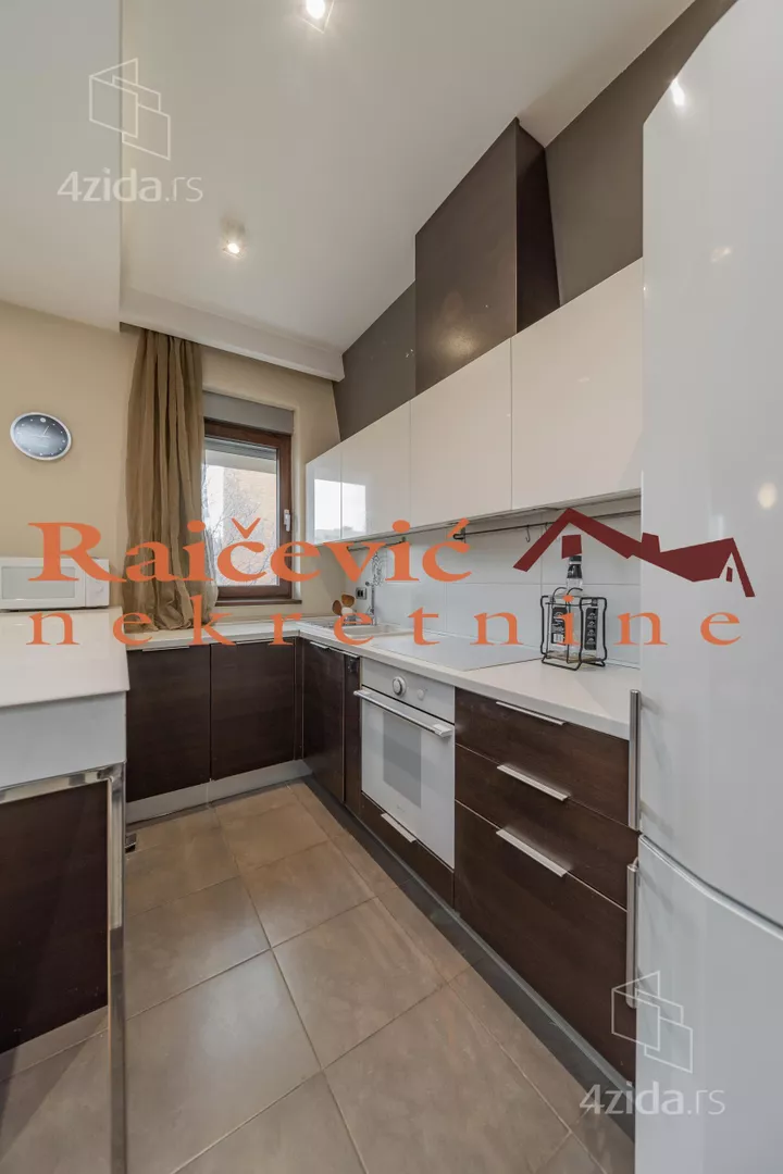 Petosoban stan | 4zida