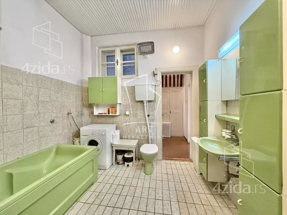 Četvoroiposoban stan | 4zida