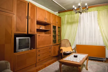 Dobrovoljačka 49 | 4zida.rs