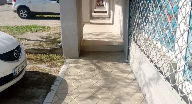 Lokal | 4zida