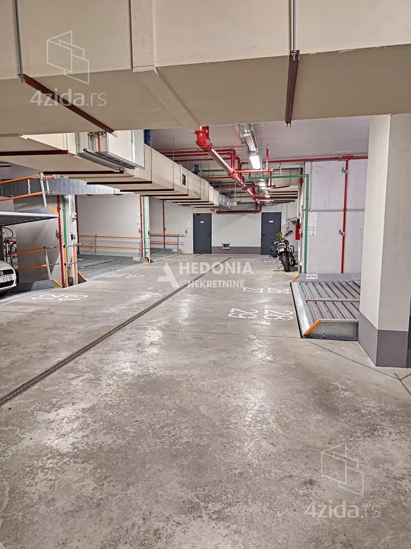 Četvoroiposoban stan | 4zida