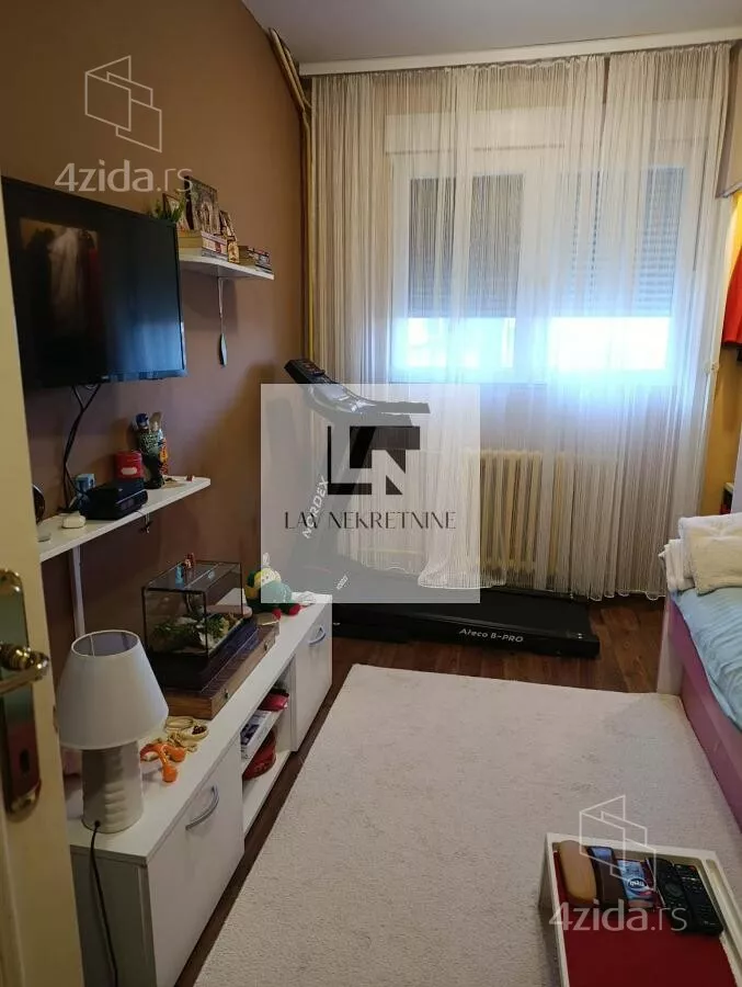 Troiposoban stan | 4zida