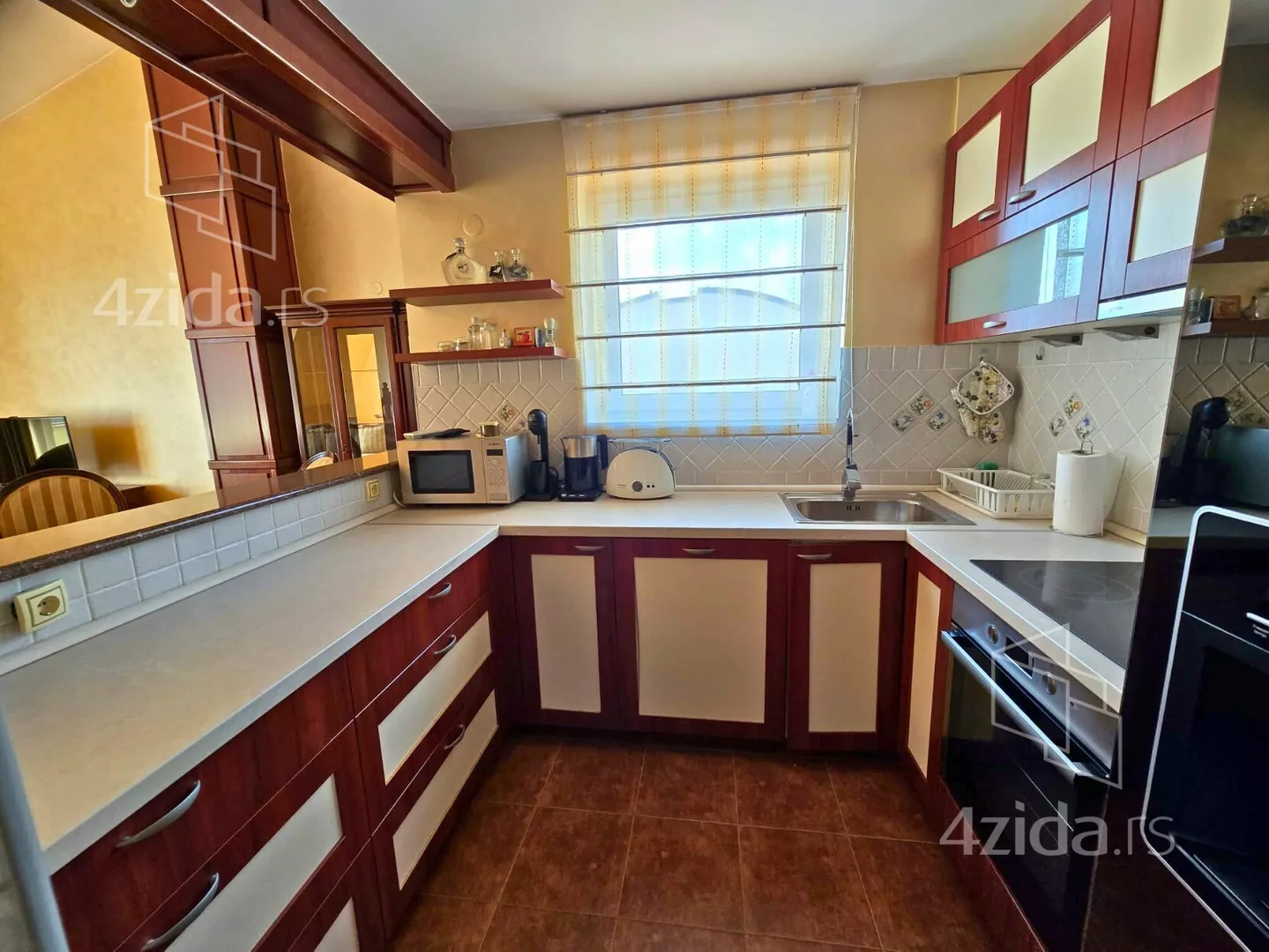 Petosoban stan | 4zida