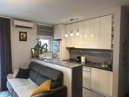 Ugrinovački Put 1 | 4zida.rs