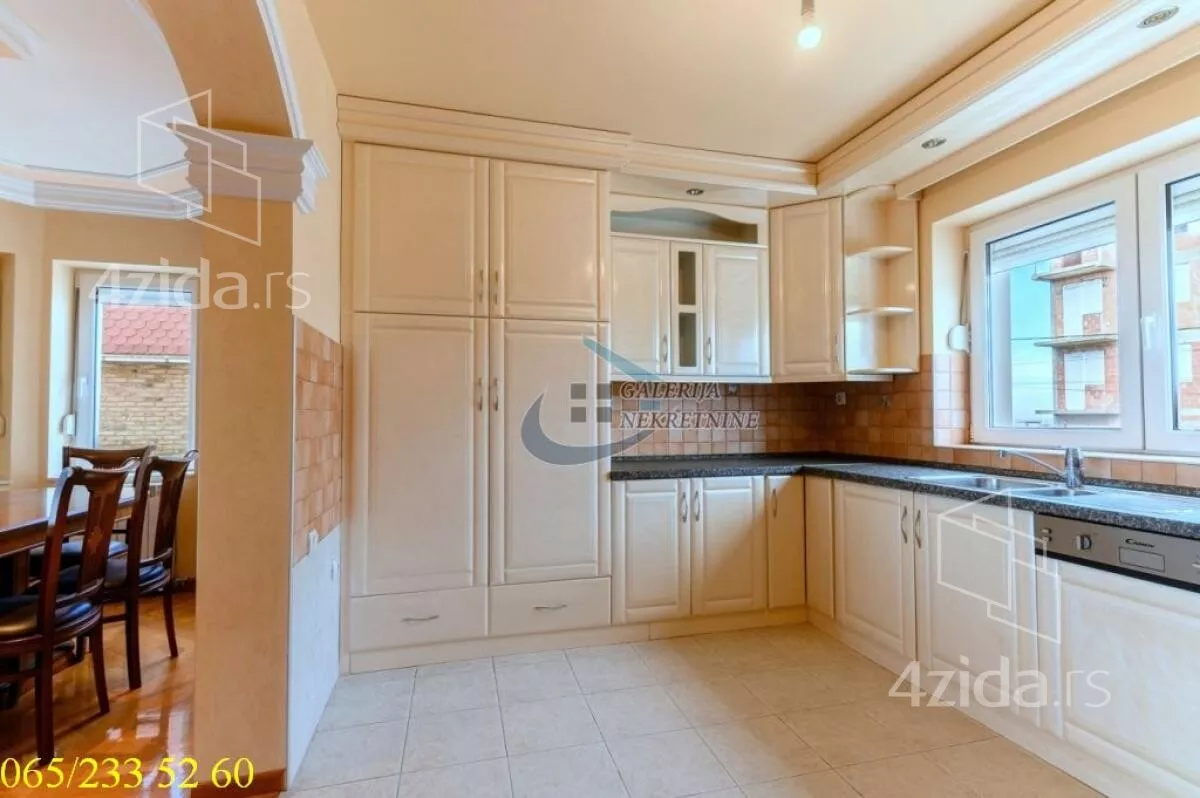 Četvorosoban stan | 4zida