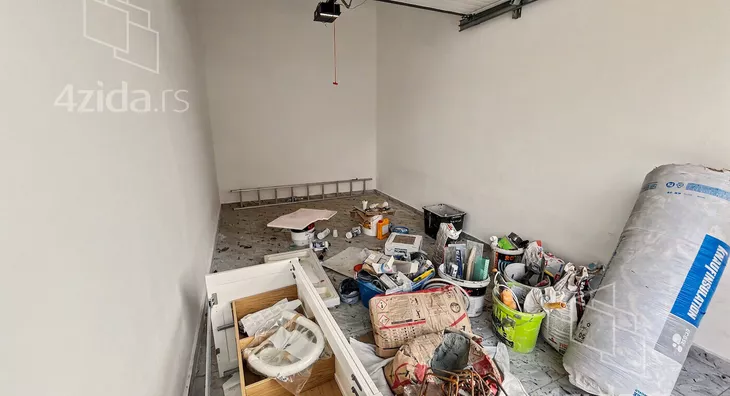 Garaža | 4zida