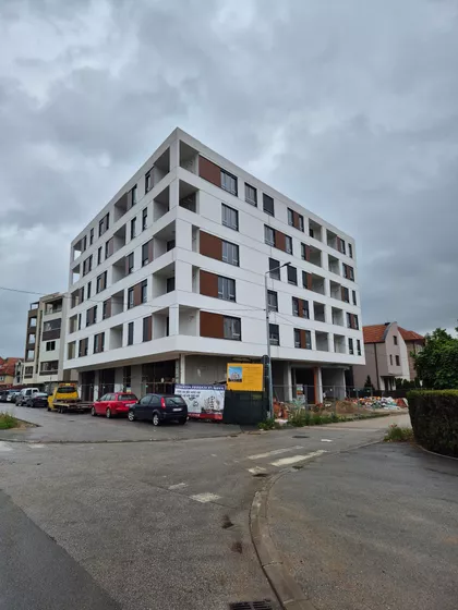 Momčila Milovanovića 14 | 4zida.rs