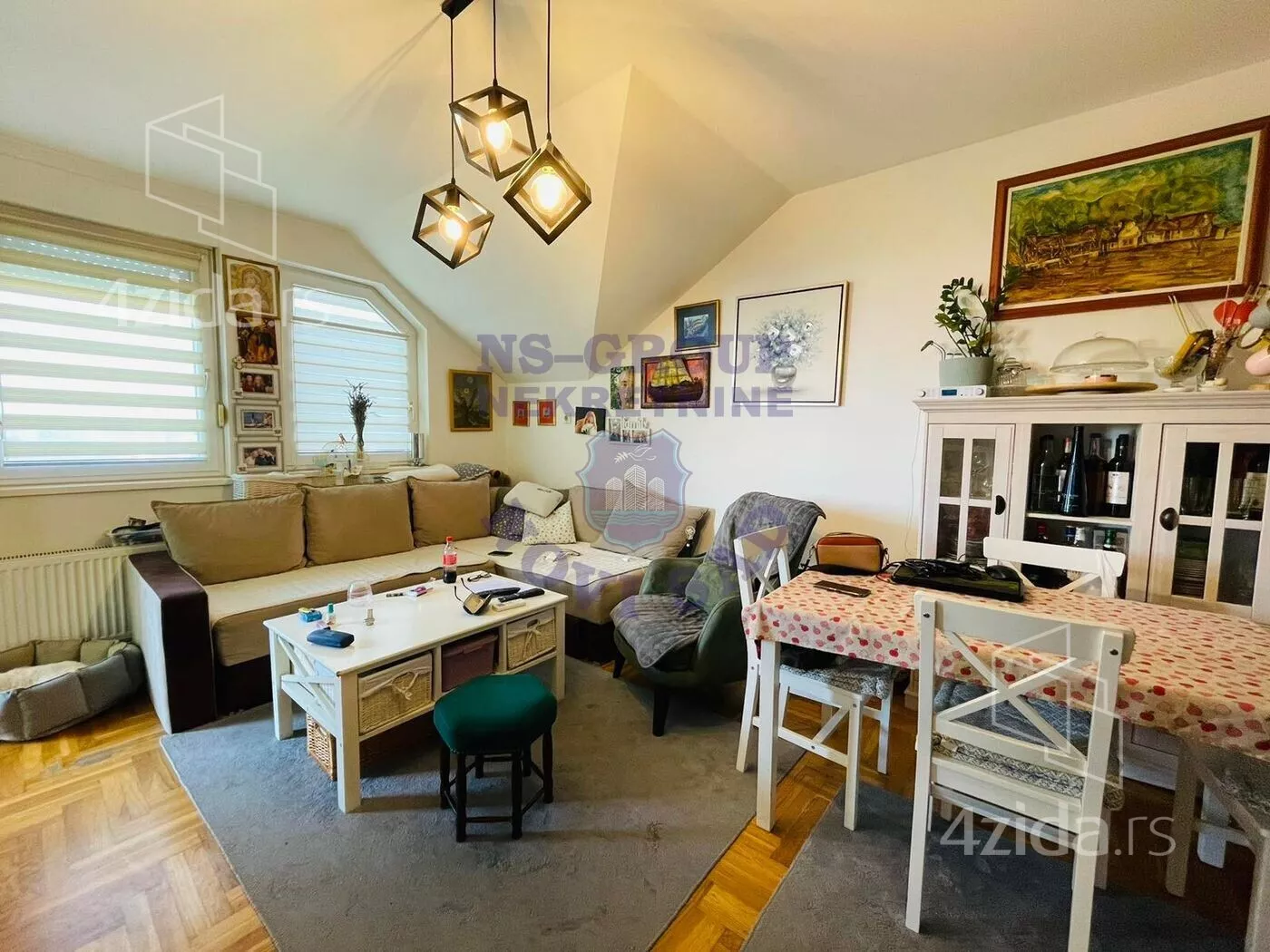 Troiposoban stan | 4zida