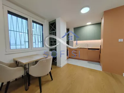 Heroja Pinkija | 4zida.rs