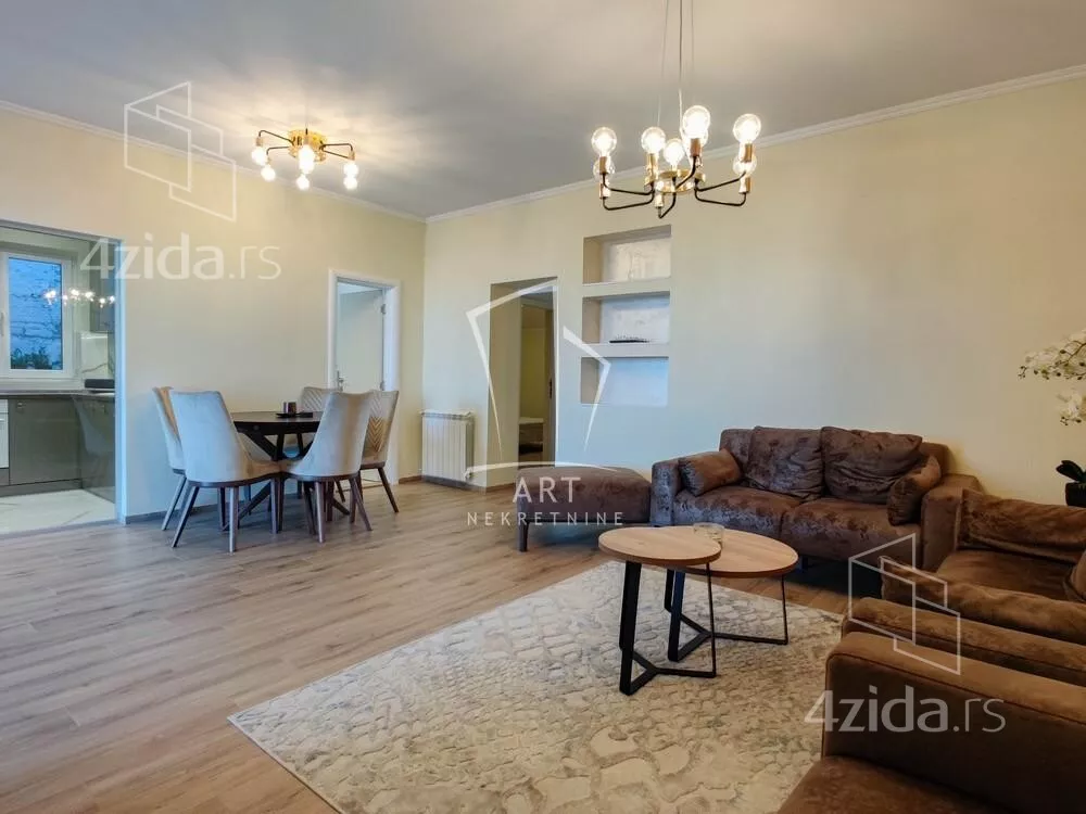 Troiposoban stan | 4zida