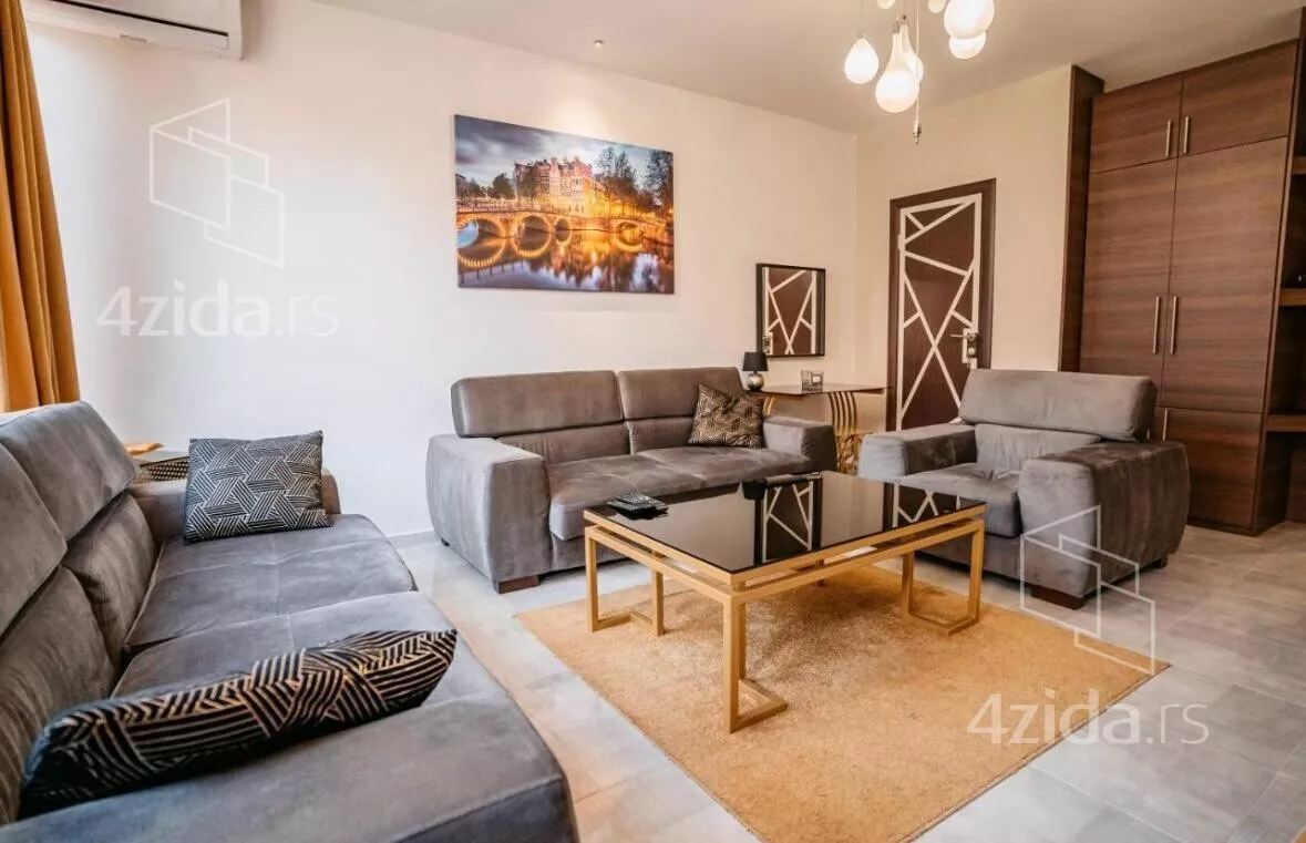 Turistički objekat | 4zida