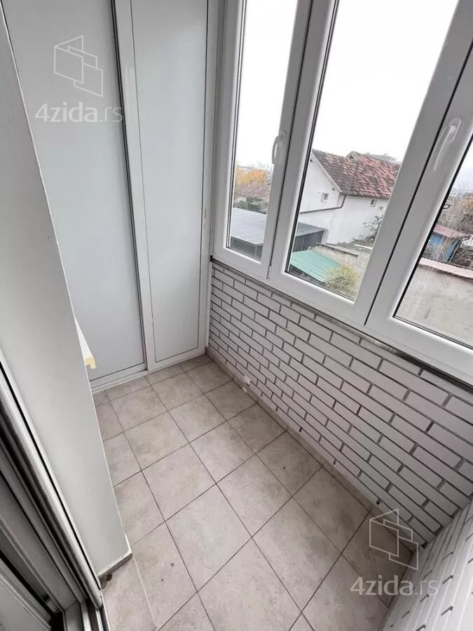 Šestosoban stan | 4zida