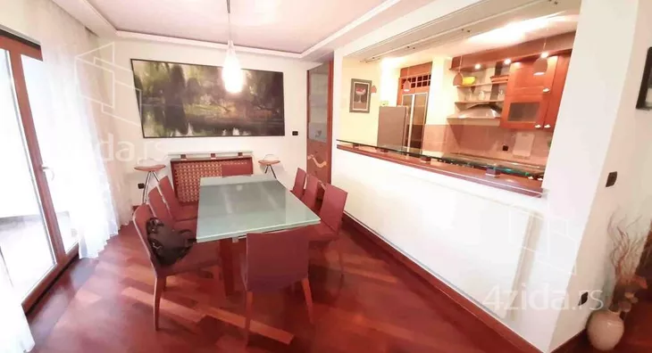 Petosoban stan | 4zida